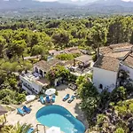 Caroix Villa *